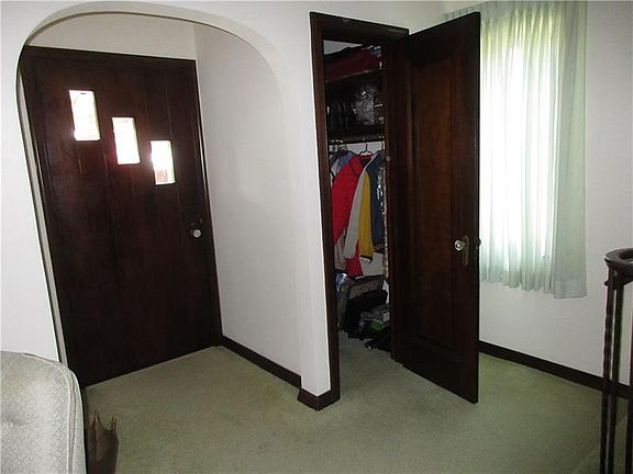 4th image of 223 E Christie Ave