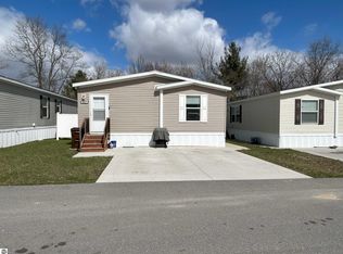 1035 Pebble Creek Dr, Mount Pleasant, MI