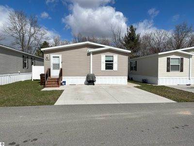 1035 Pebble Creek Dr, Mount Pleasant, MI, 48858