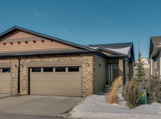 95 E Sierra Morena Mnr SW, Calgary, AB T3H1S9