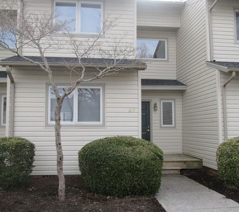 1st image of 621 Green St