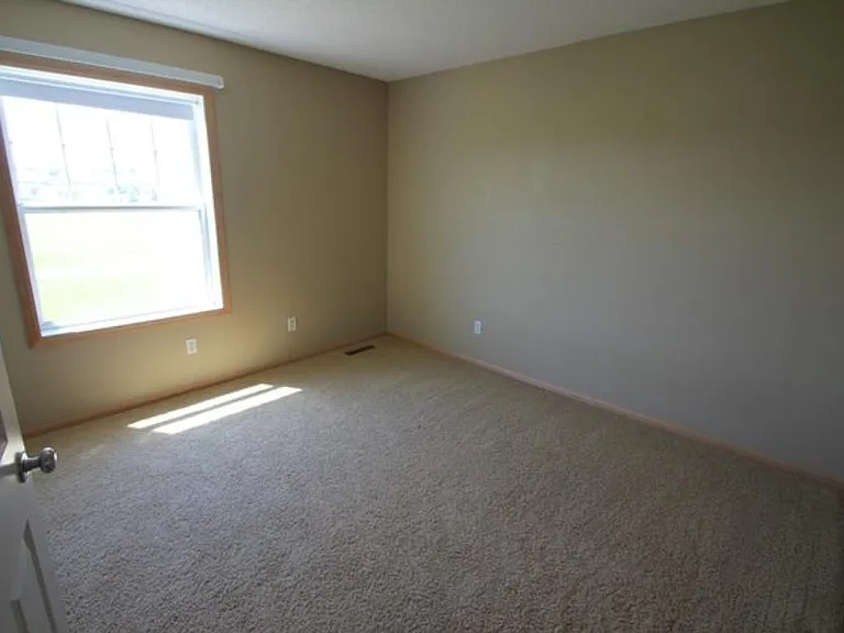 8487 Jonquil Ln N — Photo 23