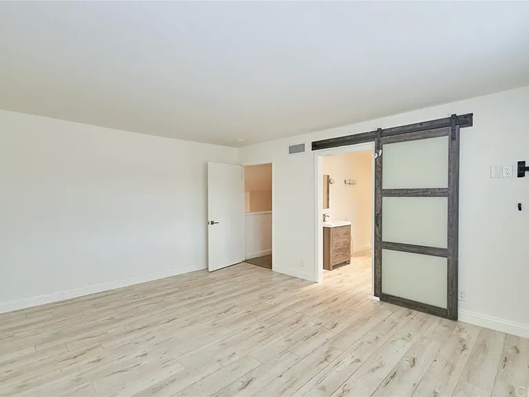 530 Cameron Crest Dr — Photo 22