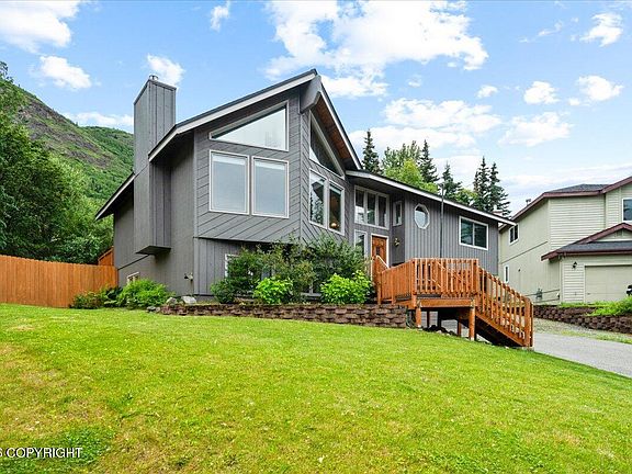 4th image of 10521 Constitution Cir