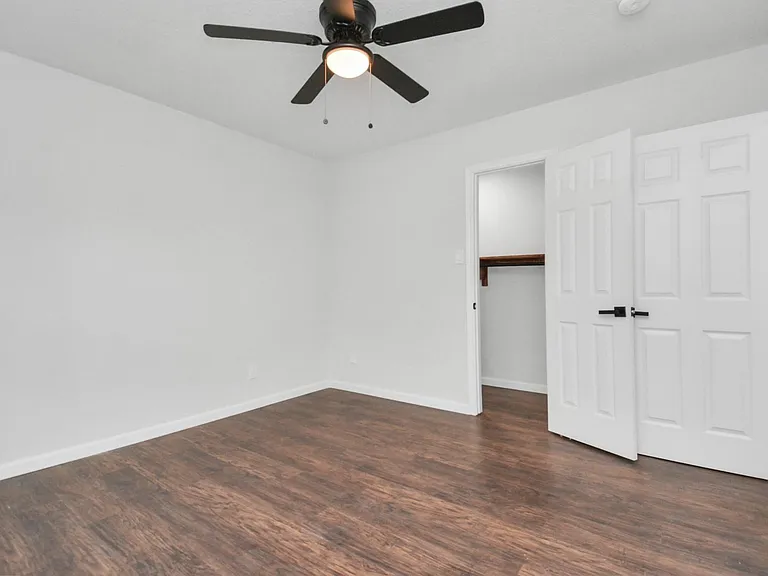 262 De Boll St — Photo 10
