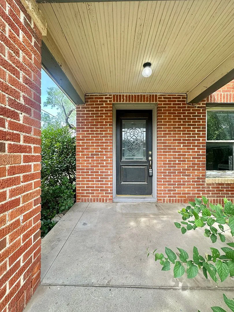 Coming Soon | 1-Bed/1-Bath Duplex In Santa Rita! — Photo 1