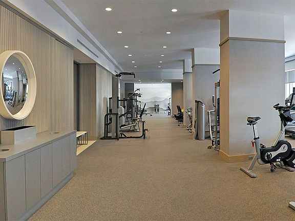 5th image of 320 W 38th St APT 826