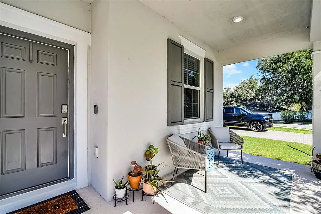 4 bed, 2.5 bath, 2321 sqft, $3,450 — Photo 2