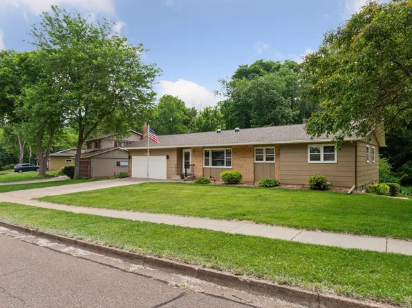 1535 Woodland Dr, Red Wing, MN 55066