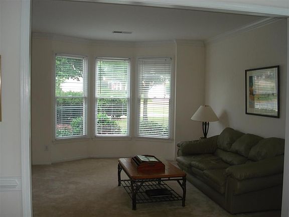 4th image of 2564 Saddletree Way NE