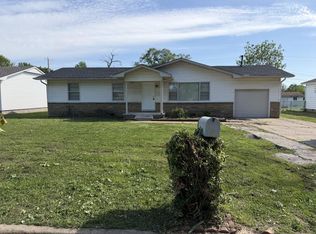 1212 SE Graham Ct, Pryor, OK 74361