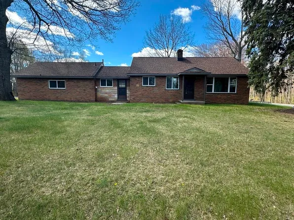 5020 E Arnold Lake Rd, Harrison, MI 48625