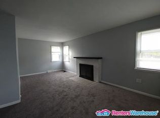 813 E 153rd St, Phoenix, IL 60426