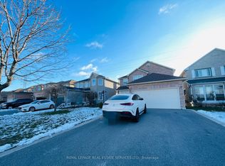 366 Harrowsmith Dr, Mississauga, ON L5R 1P7