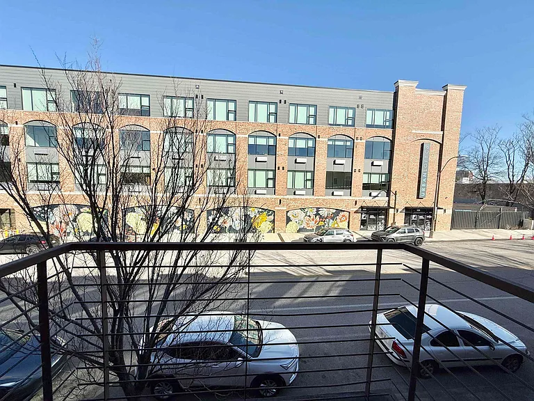 449 Monroe Ave #102 — Photo 8