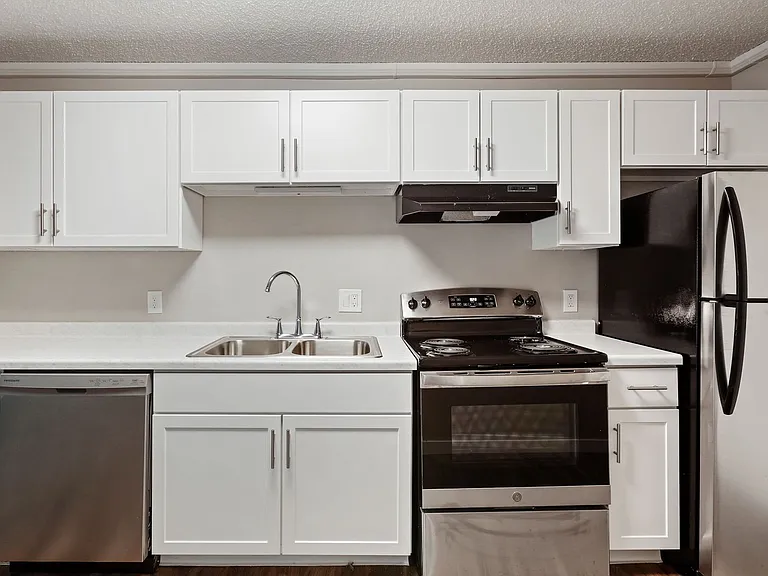 Hillcrest Place — Photo 33