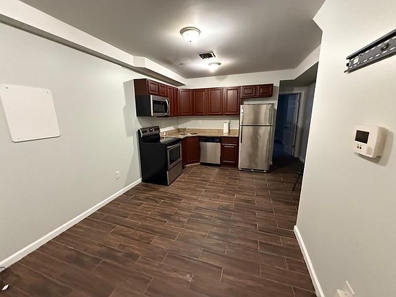 3rd image of 2034 N Woodstock St #1
