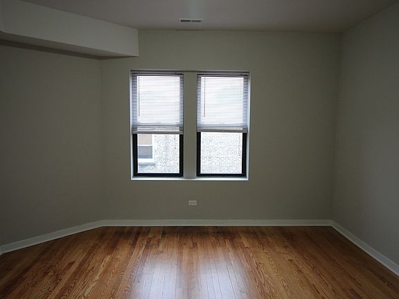 5th image of 2325 W Arthur Ave APT 3