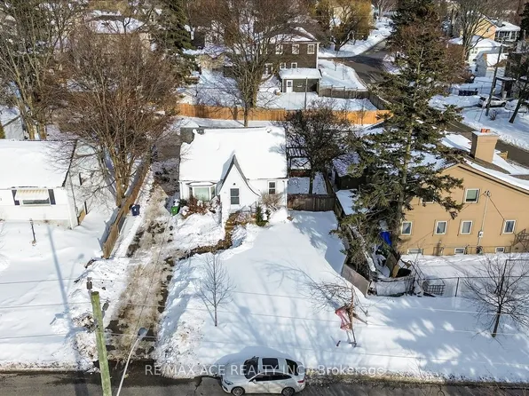 81 Brooklawn Ave, Toronto, ON M1M 2P7