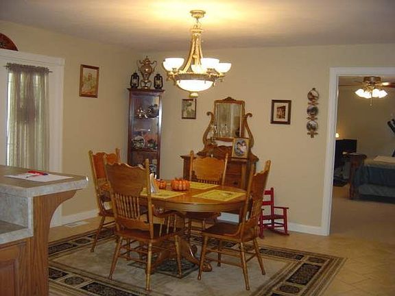 4th image of 107 Shayce Ln