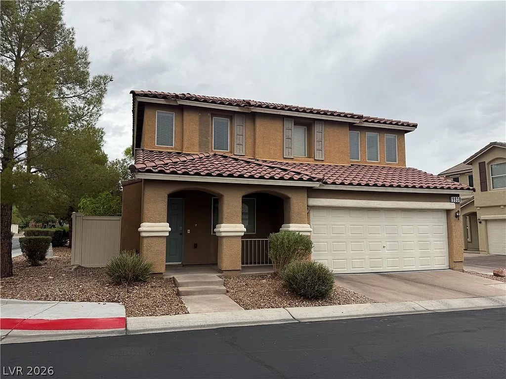 3 bed, 2.5 bath, 1483 sqft, $1,900 — Photo 3