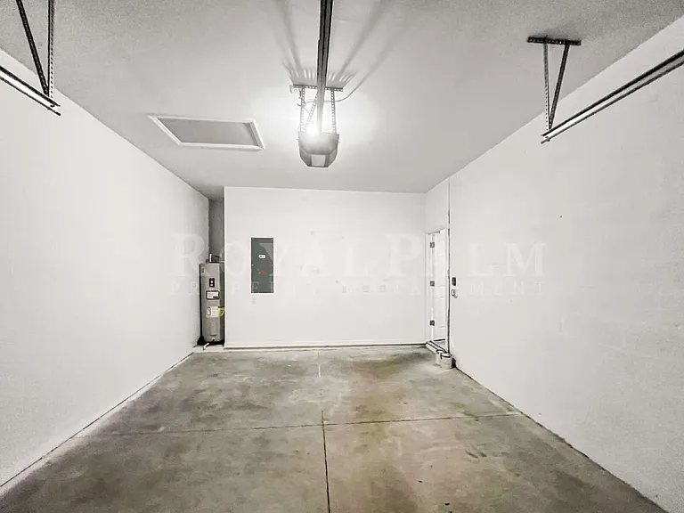 1322 Trafalgar Pkwy — Photo 31