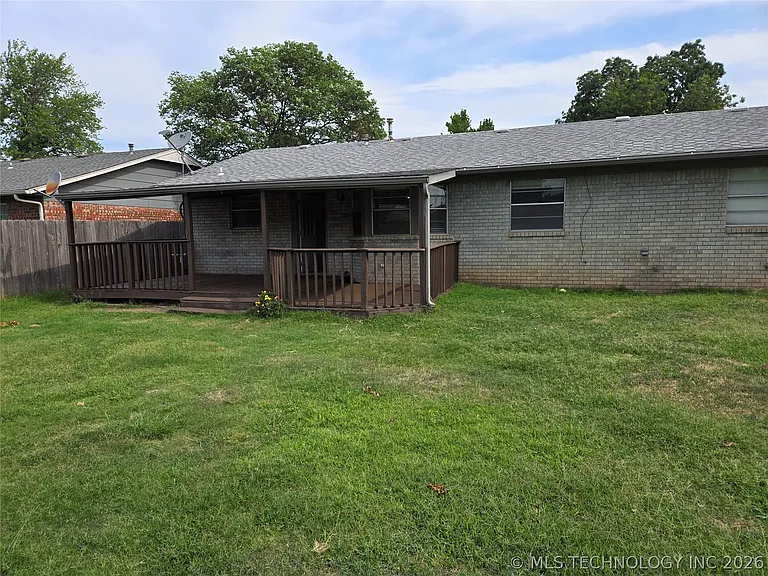 228 E J St — Photo 17