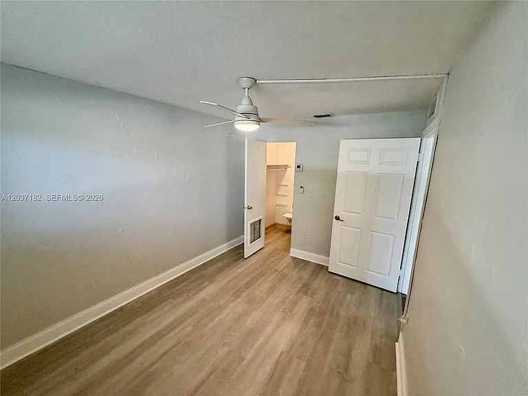 2809 NE 6th Ln #2809 — Photo 13