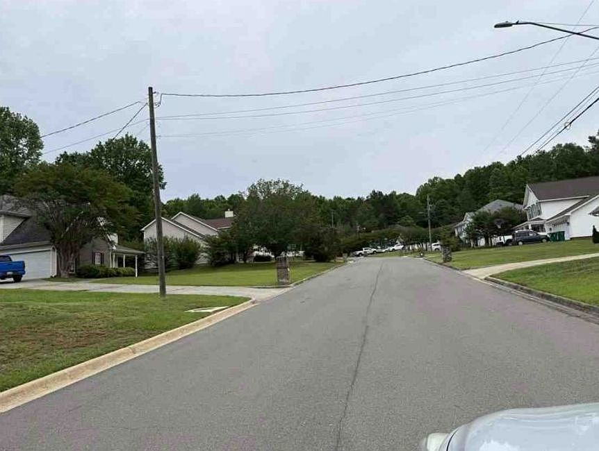 2nd image of 8632 Creekwood Ln