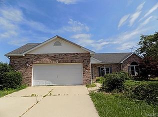 17 Meadow Woods Ct, Edwardsville, IL 62025