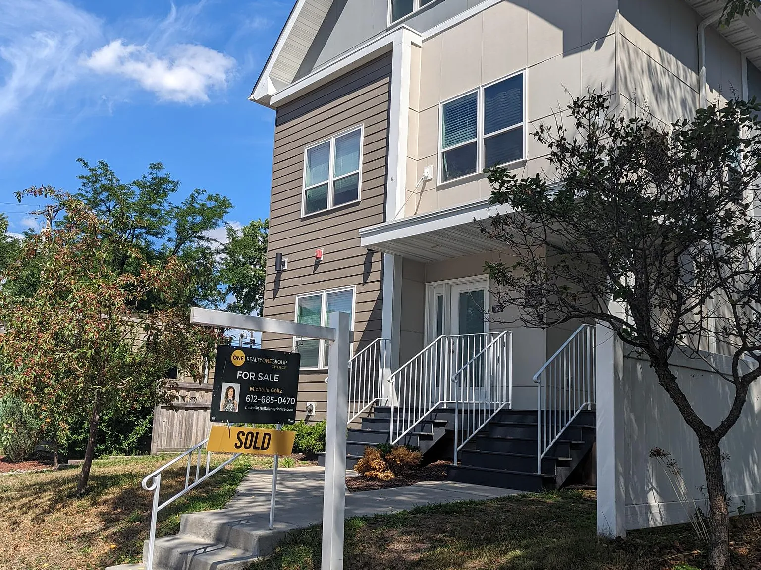 2 bed, 1.5 bath, 1000 sqft, $1,700 — Photo 1