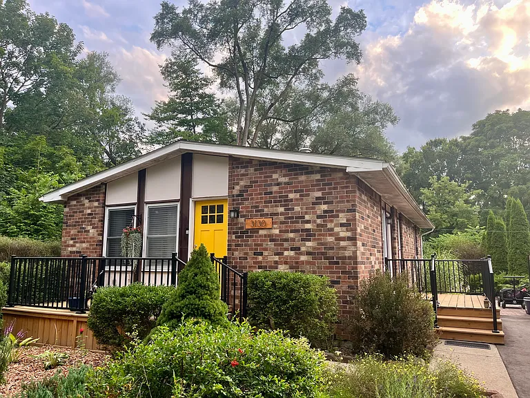 3130 La Salle Dr — Photo 1