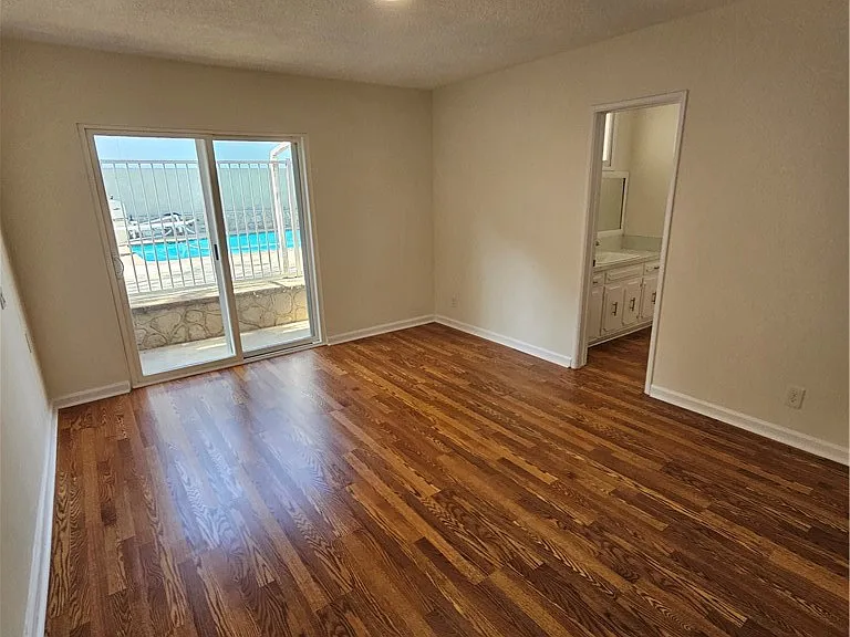 4642 Briggs Ave — Photo 17