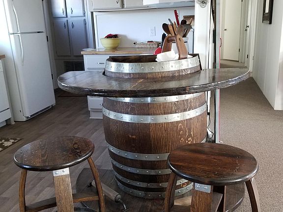 Barrel bar