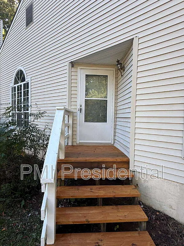 2 bed, 1.0 bath, 1091 sqft, $2,000 — Photo 3