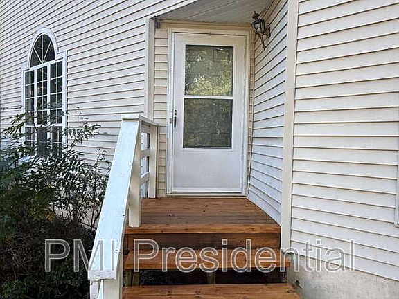 3rd image of 1402 Sycamore Ridge Ct