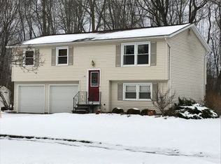 70 Mercury Dr, Rochester, NY 14624