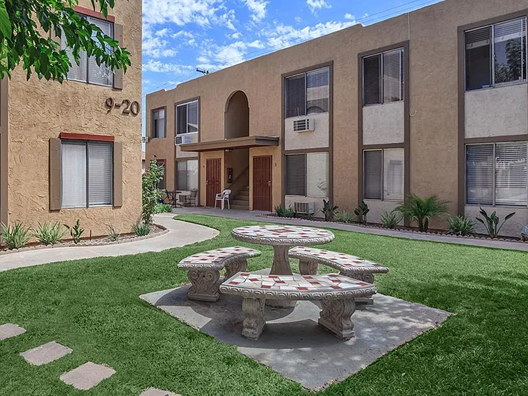 Mollison Villas — Photo 12