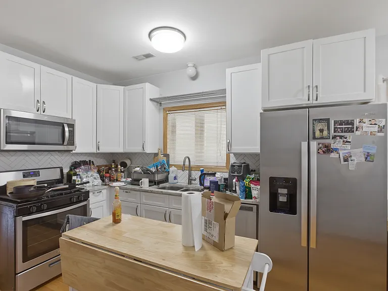 2033 W Huron St #2 — Photo 5