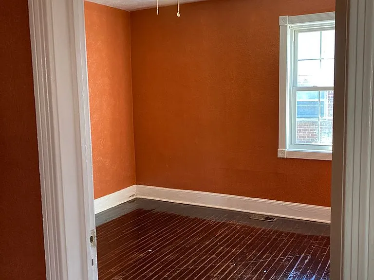 1805 Abbott Ave — Photo 4