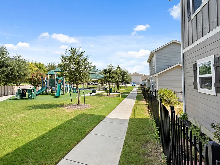 10806 Quinn Ct — Photo 24