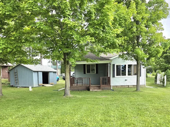 101 Riverside Dr, Beaverton, MI 48612