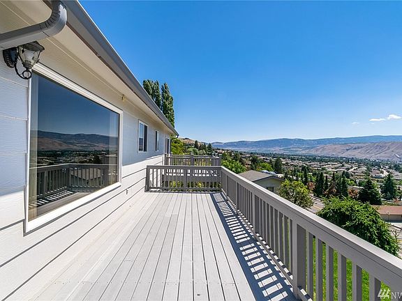 4th image of 608 Daniels Dr