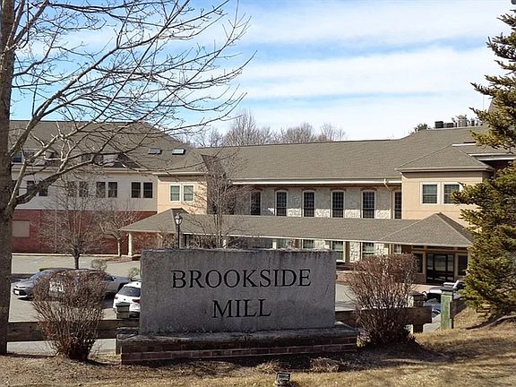 3rd image of 12 Brookside Rd Unit 3