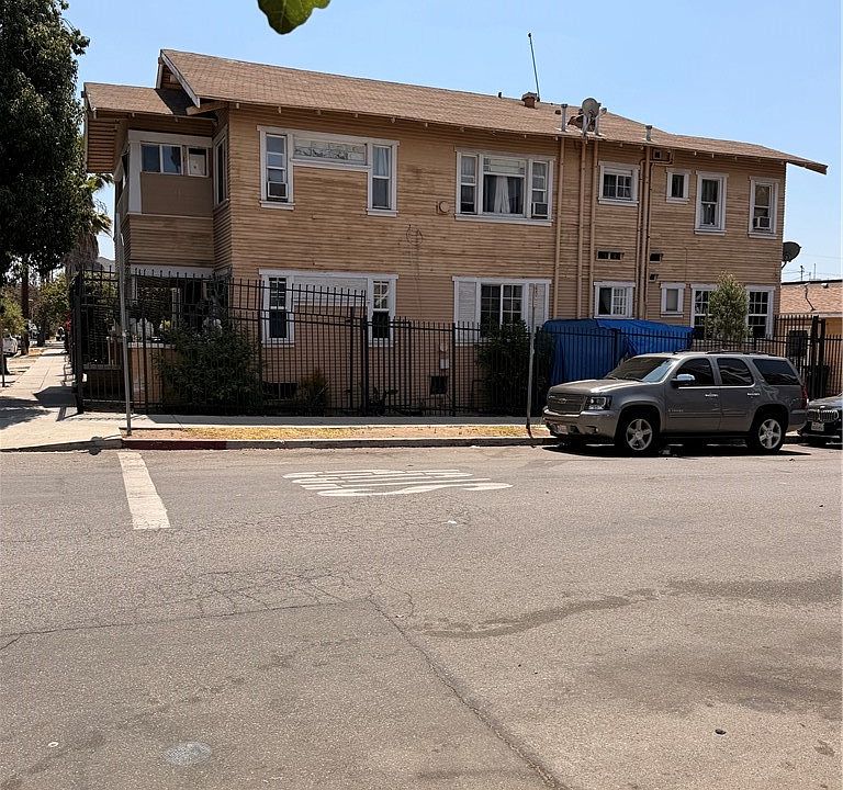 1st image of 3106 San Marino St
