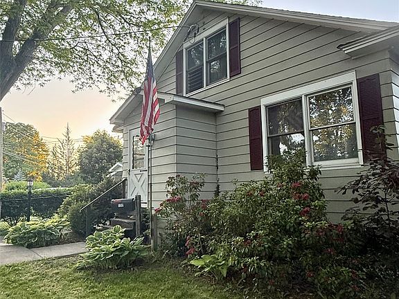 3rd image of 232 Riverside Dr