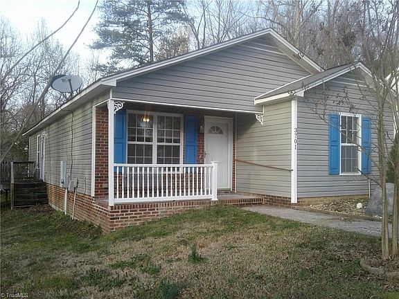 3rd image of 3701 Clay St