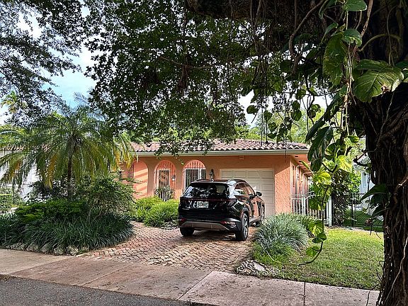 3rd image of 1252 Ortega Ave