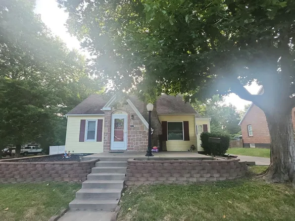 504 Walnut St, Farmington, MO 63640