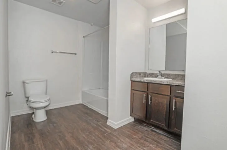 Sunland Country Apartments — Photo 14